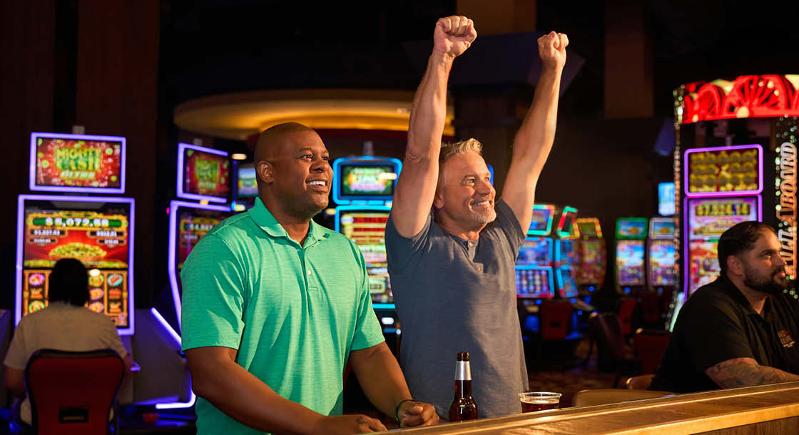 MY-63049_SportsBar_1120x610